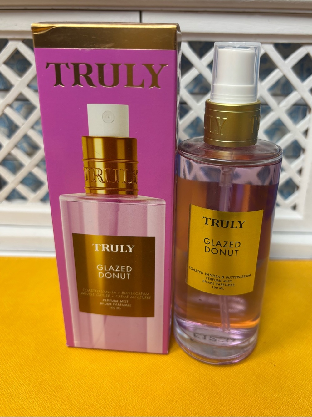 TRULY Glazed Donut Perfume Mist - Toasted Vanilla +Buttercream. 100ml